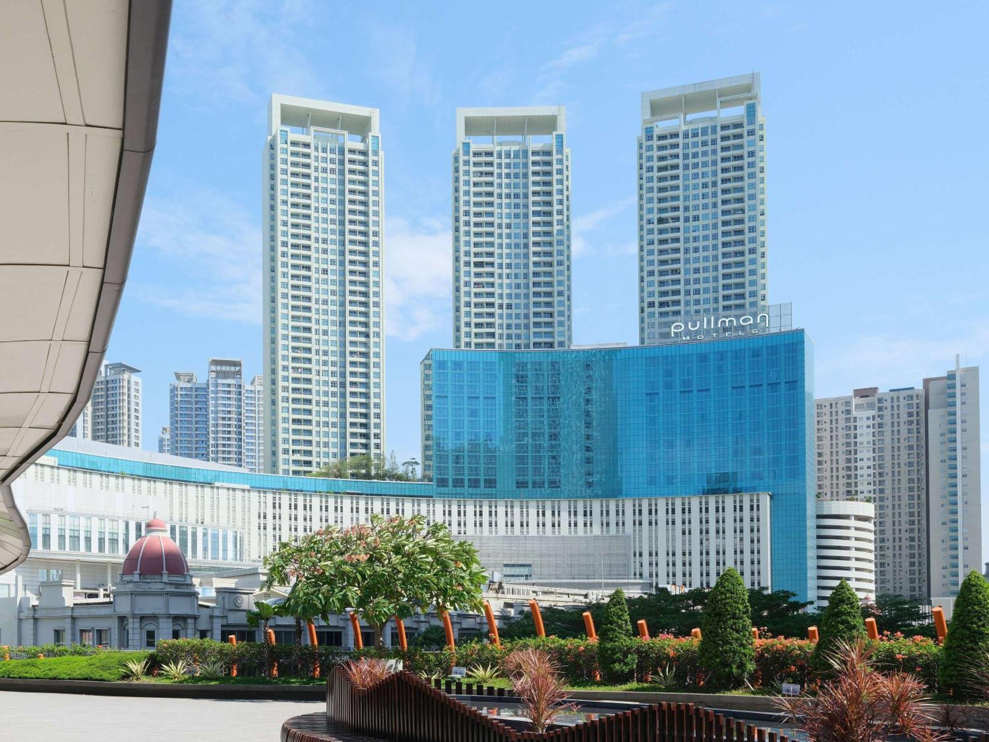 Pullman Jakarta Central Park Exterior foto The complex in 2016